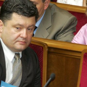 Українцям нагадали, що відбулося після протистояння Тимошенко і Порошенка у 2004 році – коментар експерта